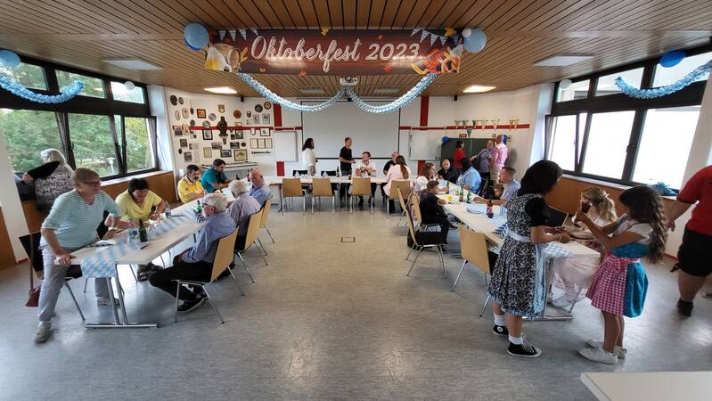 Oktoberfest der Freiwilligen Feuerwehr im Lehrsaal 